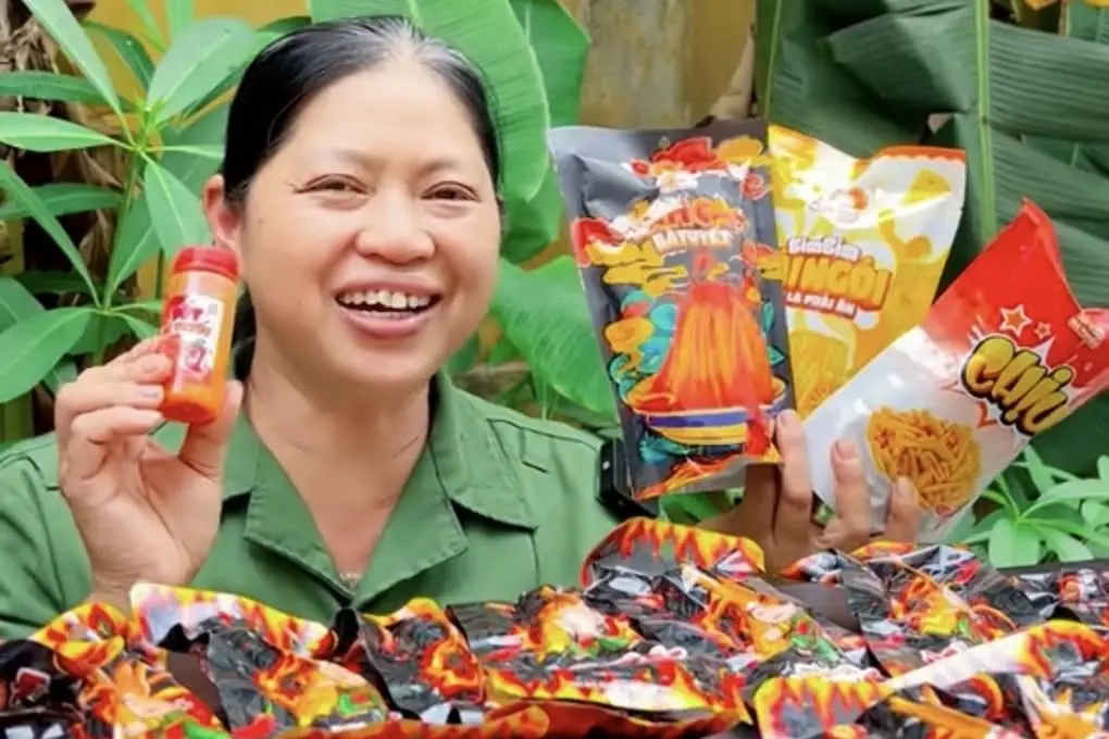 NÓNG - Kế ‘ve sầu thoát xác’ của 'Ăn vặt cùng bà Tuyết": Tuyên bố giải thể nhưng làm xưởng mới, chính chủ tiết lộ tình hình kinh doanh