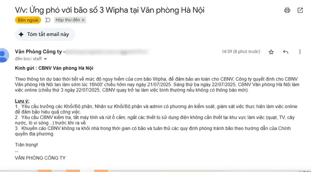 Hà Nội trước giờ bão số 3: Nhiều công ty cho nhân viên làm online, dân văn phòng tranh thủ tan làm sớm né mưa giông