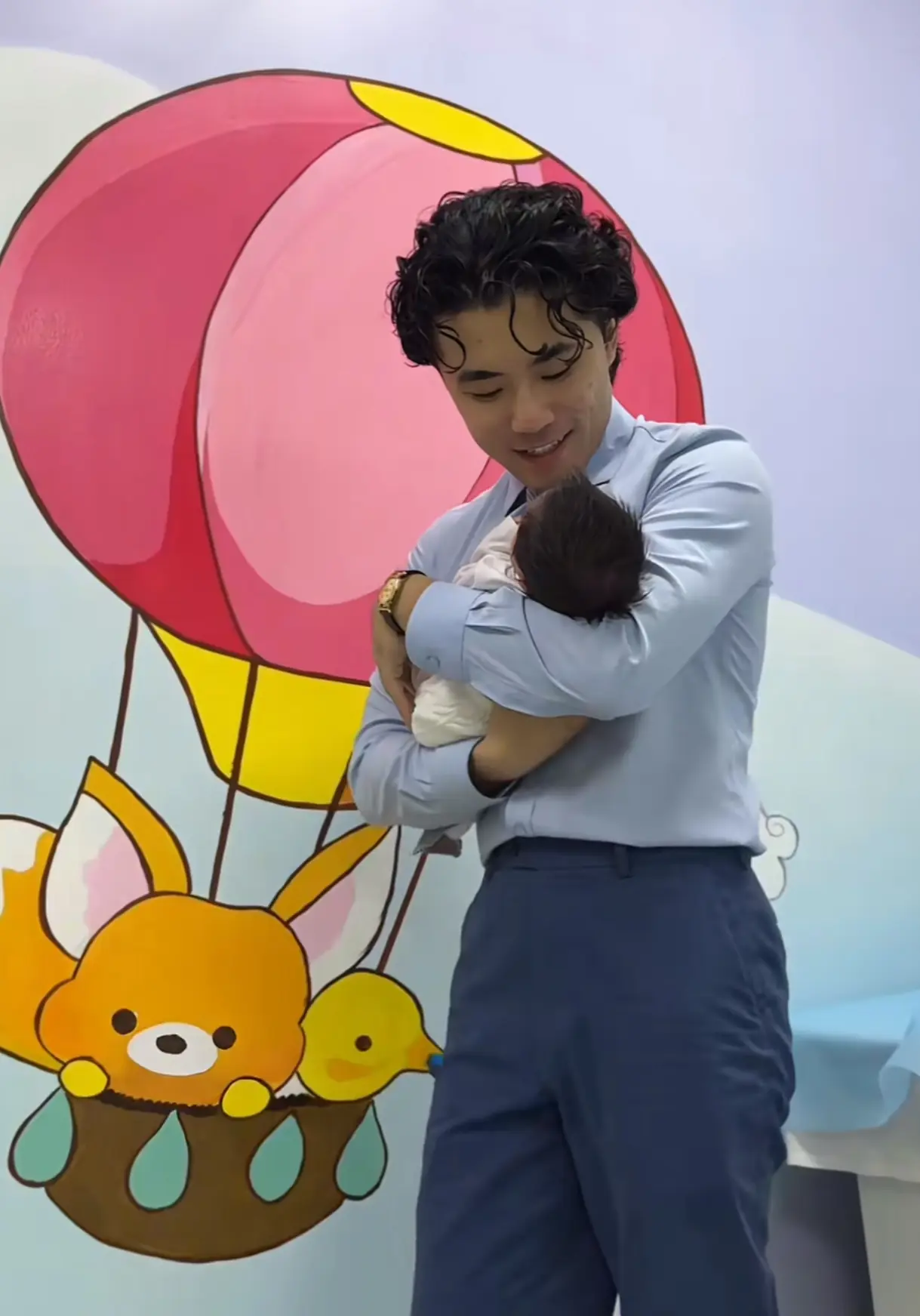 Chi hơn 60 triệu/tháng để vợ ở cữ, con rể Xuân Hinh: Sinh con không vất vả, sinh con không có tiền mới vất vả