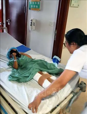 Ninh Bình: Bé trai 4 tuổi ngã từ tầng 2 khách sạn do cửa sổ không có song chắn