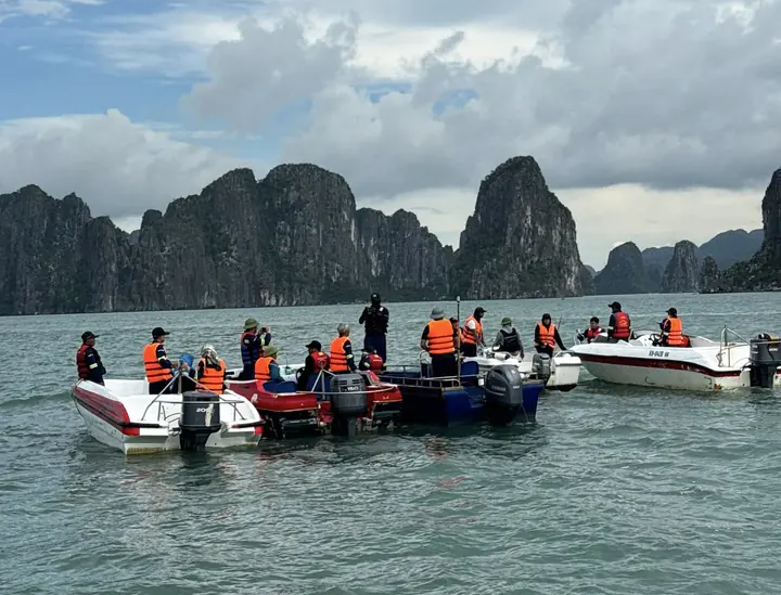 Phát hiện thi thể nghi là nạn nhân cuối cùng vụ lật tàu du lịch Vịnh Xanh