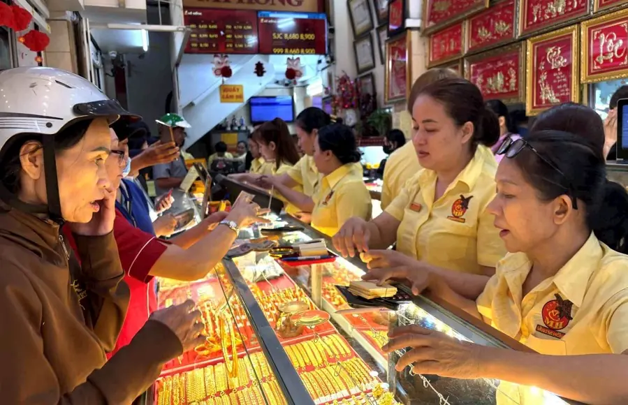 Giá vàng hôm nay 29/7: Giá vàng trong nước cao hơn 12 triệu do vàng thế giới giảm mạnh