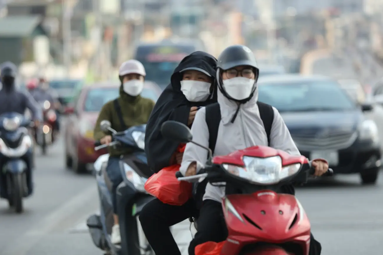 Miền Bắc Bước Vào Đỉnh Điểm Đợt Nắng Nóng, Nhiệt Độ Lên Tới 39 Độ C