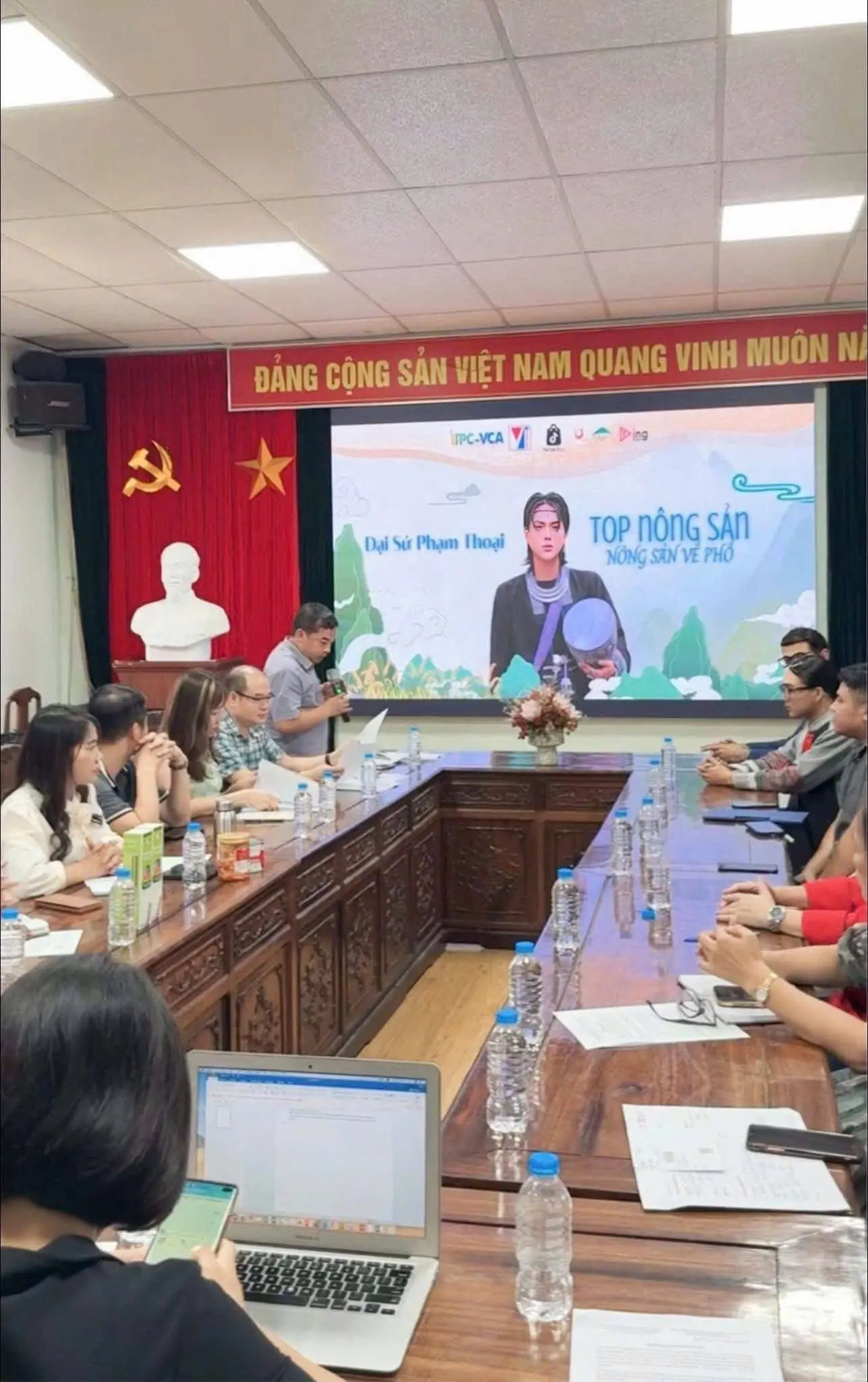 Chủ tịch Liên minh HTXVN nói gì về việc mời Tiktoker Phạm Thoại livestream sự kiện “Top nông sản - Nông sản về phố”?