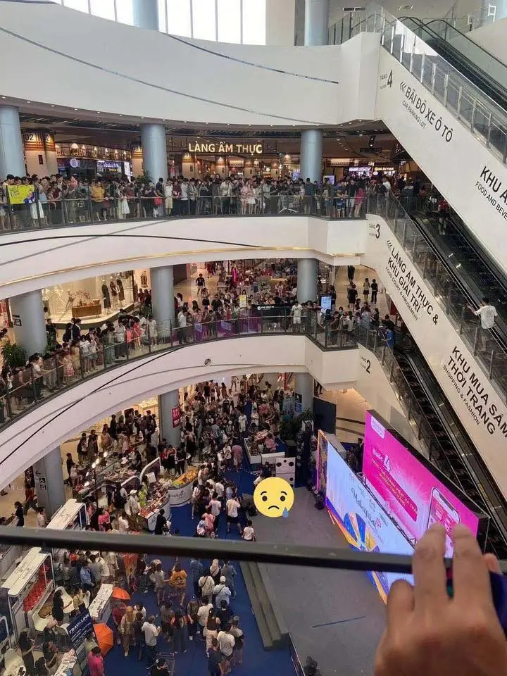 Không khí tại TTTM Aeon Mall Long Biên sau vụ người đàn ông rơi từ tầng 4, nhân chứng nói gì?