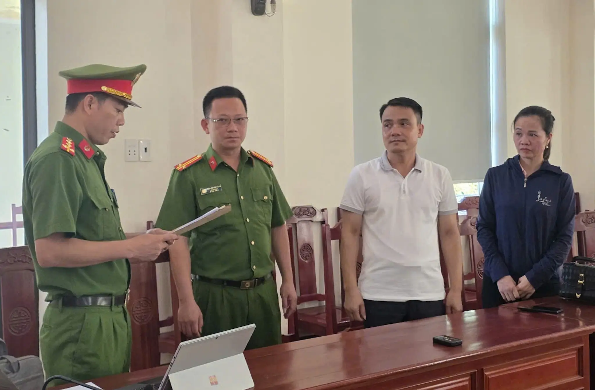 Hiệu trưởng bị khởi tố trong vụ nâng khống điểm thành 'thủ khoa' lớp 10