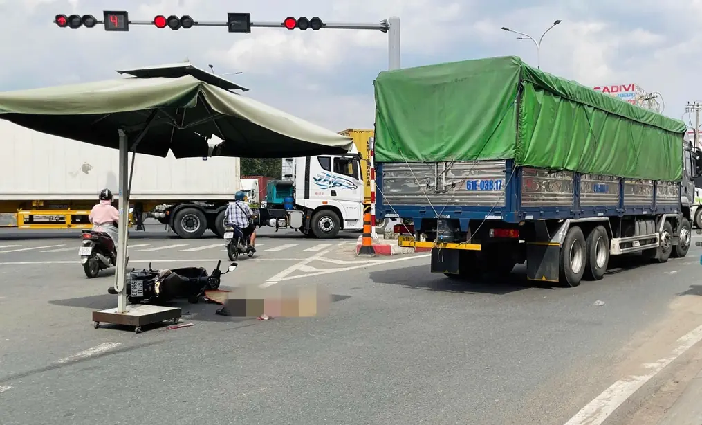 Đi trại giam thăm con trai, người phụ nữ bị xe tải cán tử vong ở TPHCM